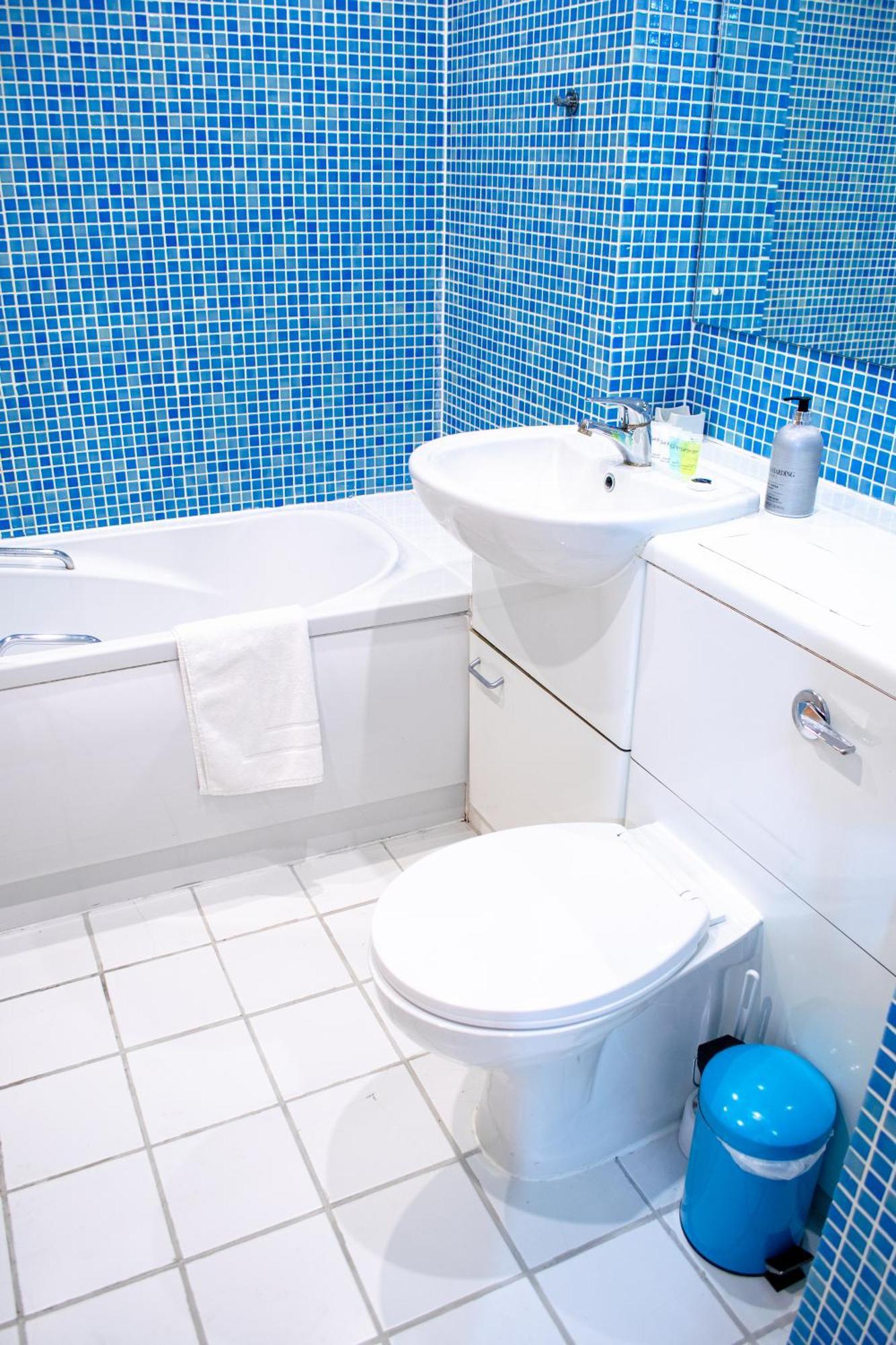 Chic Georgian Flat In Central Манчестер Экстерьер фото