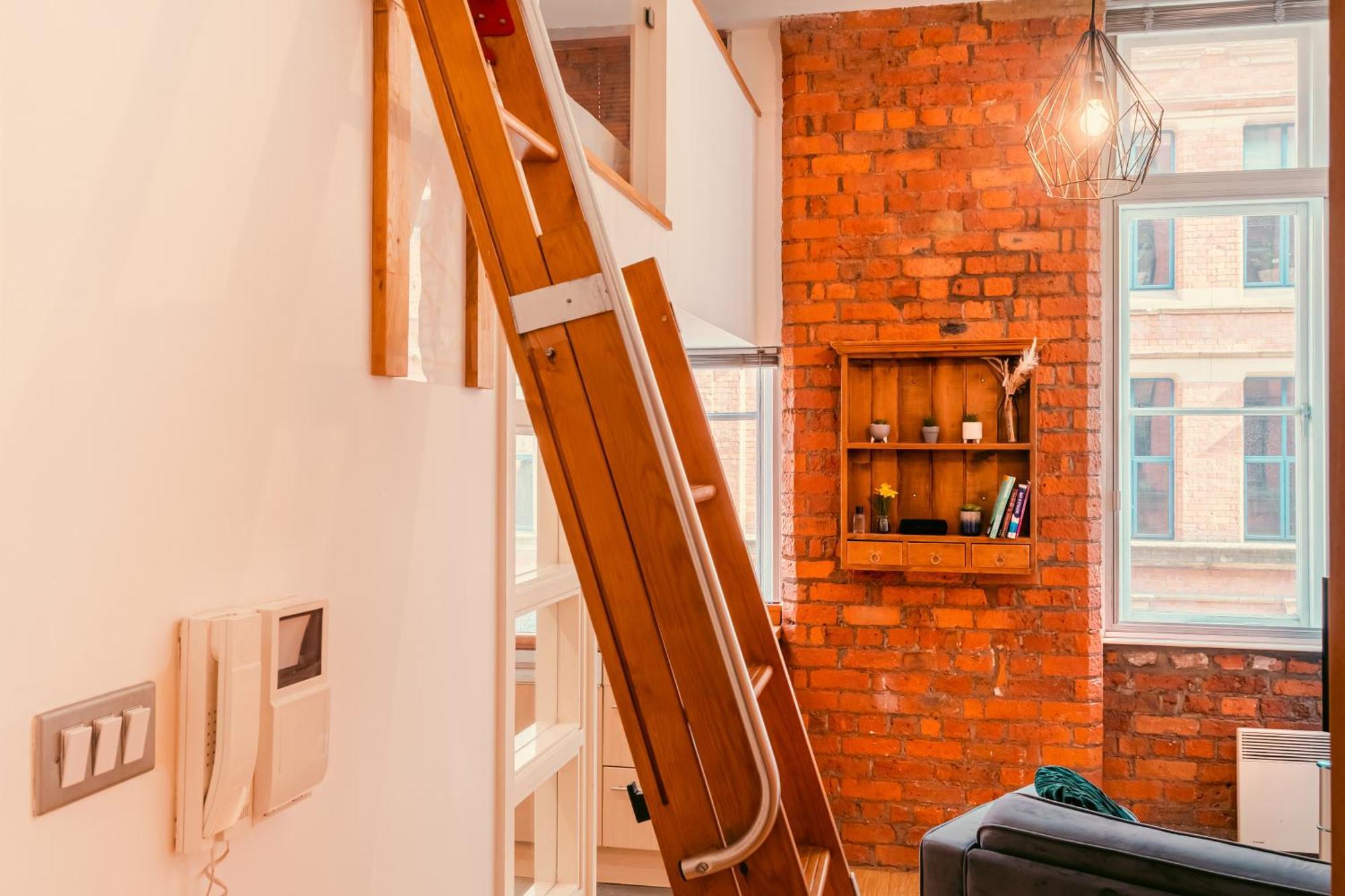 Chic Georgian Flat In Central Манчестер Экстерьер фото