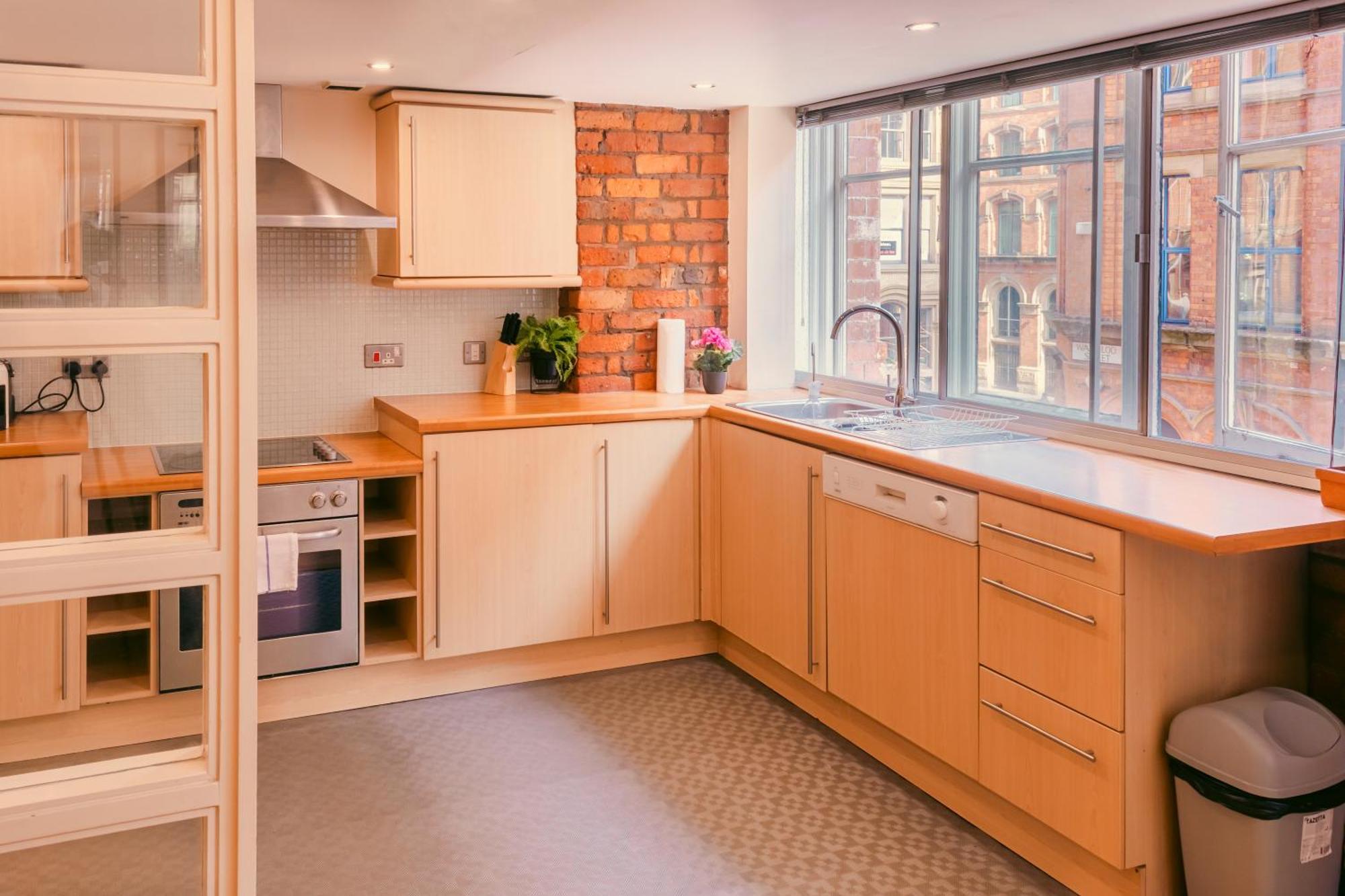Chic Georgian Flat In Central Манчестер Экстерьер фото